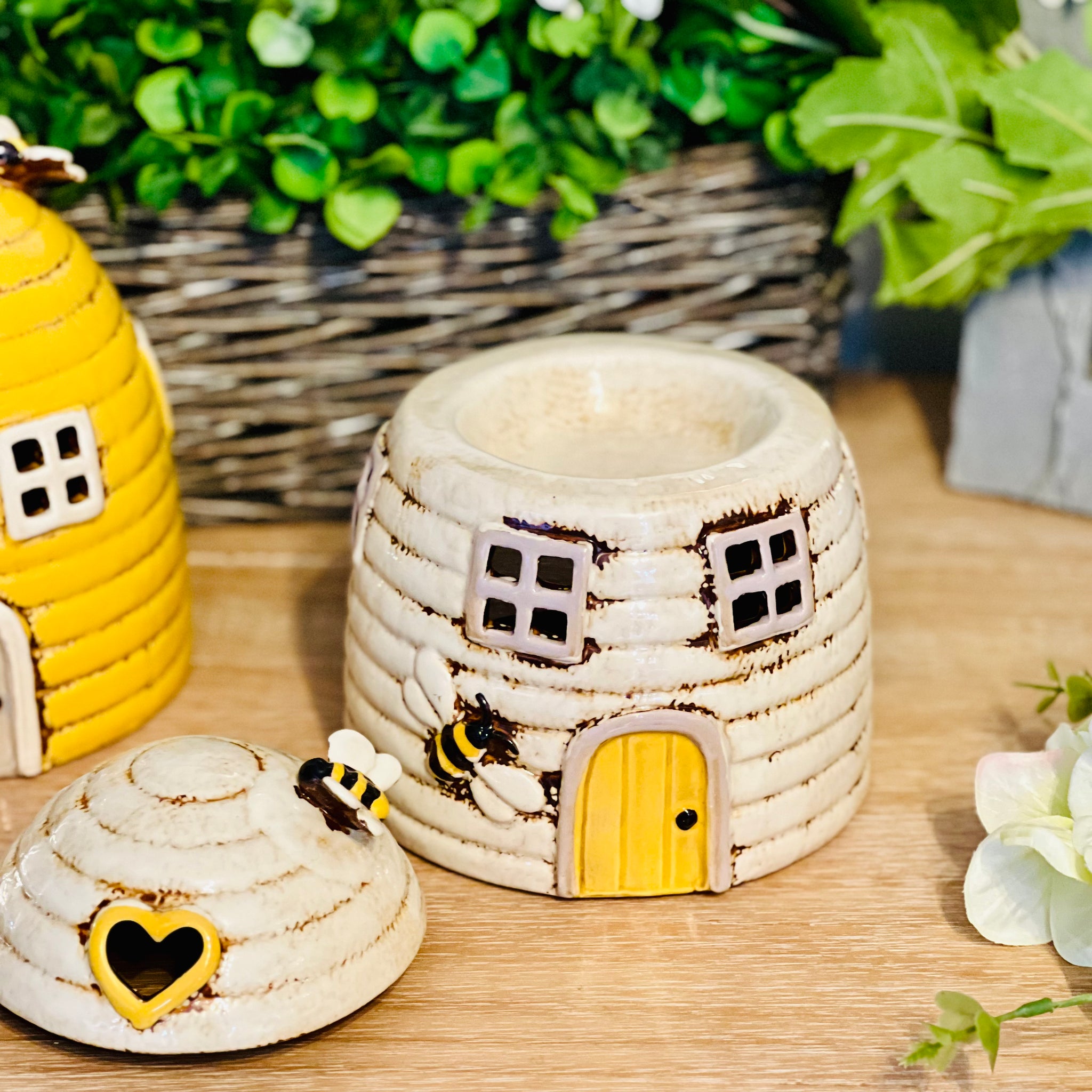 Village Pottery - Beehive Dome - Cream