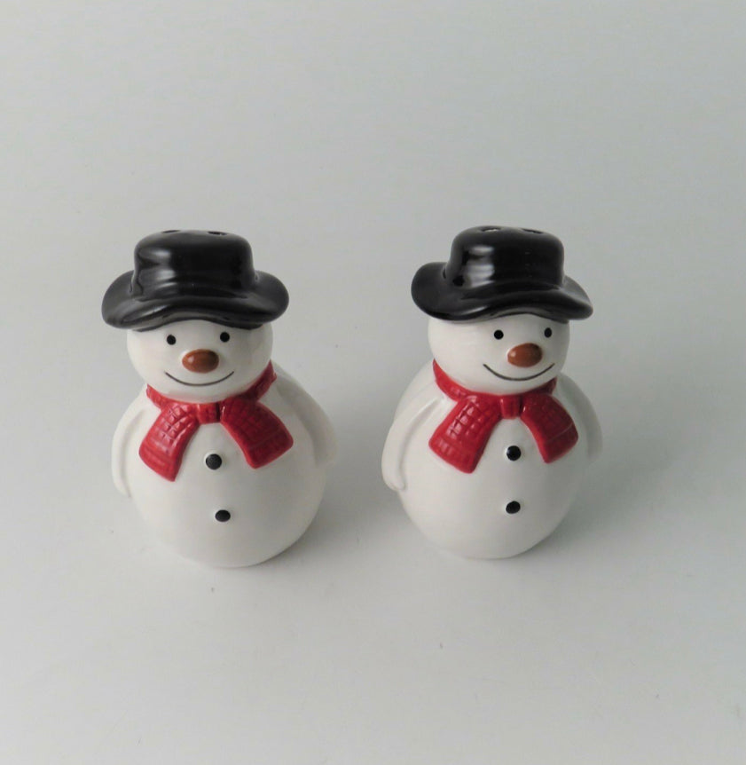 Salt & Pepper Shakers - Snowmen