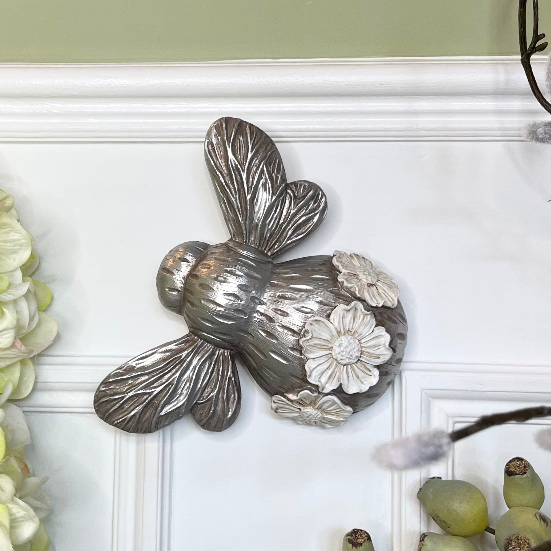 Daisy Bee Ornament