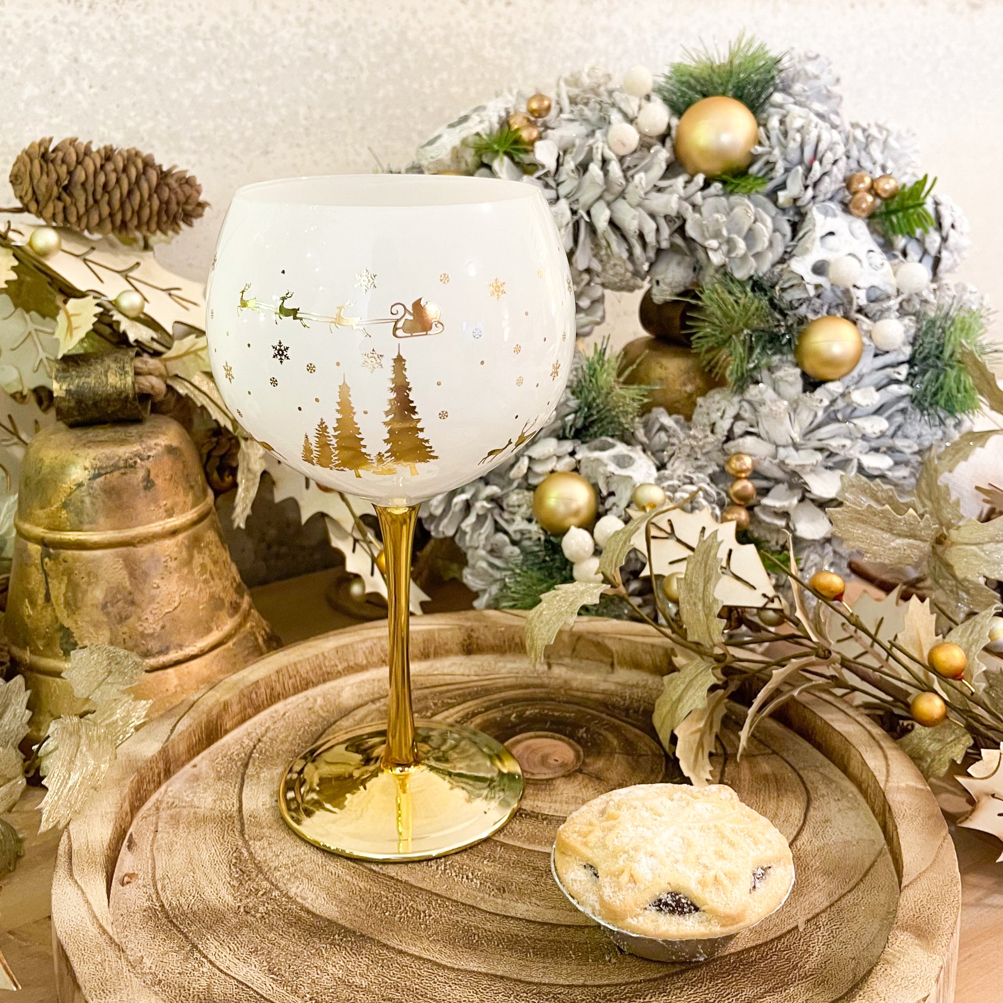 Christmas Gin Glass - Gold